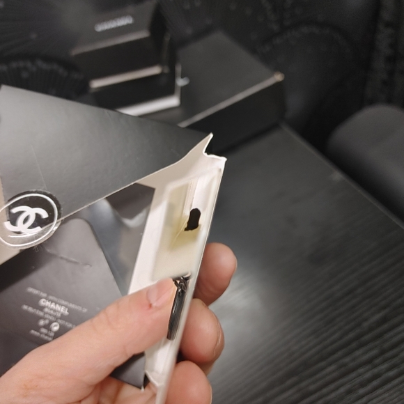 Cute Chanel charm - Picture 13 of 13